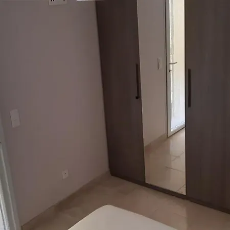 아파트 Appart 2 Pieces Climatise Avec Terrasse Et Jardin Proche Mer *