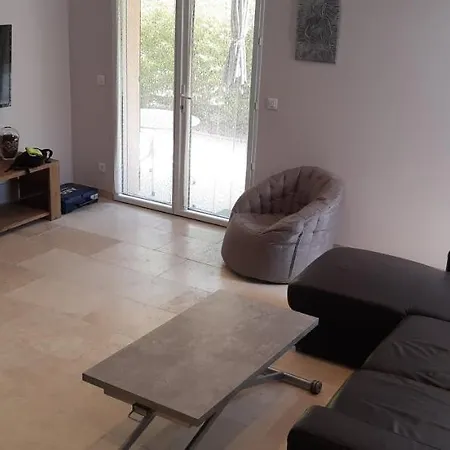Appart 2 Pieces Climatise Avec Terrasse Et Jardin Proche Mer 아파트 르프라데